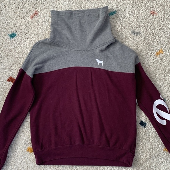 Victoria’s Secret sweater size S - Picture 2 of 7